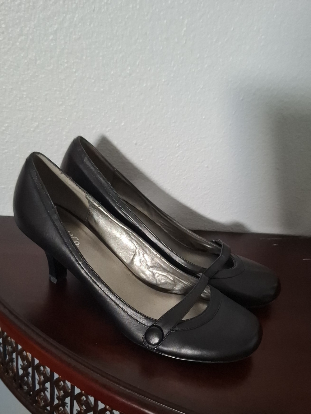 Women's Black Low Heel Mary Jane Pumps